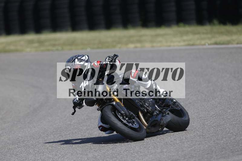 /21 17.06.2026  Ducati Schweiz Track Warmup ADR/Gruppe gelb/74